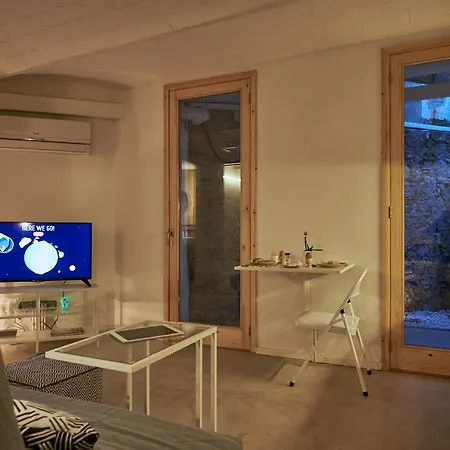 Luxury 1br With Patio Near The Apartment