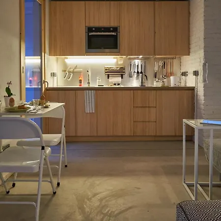 Luxury 1br With Patio Near The Apartment *